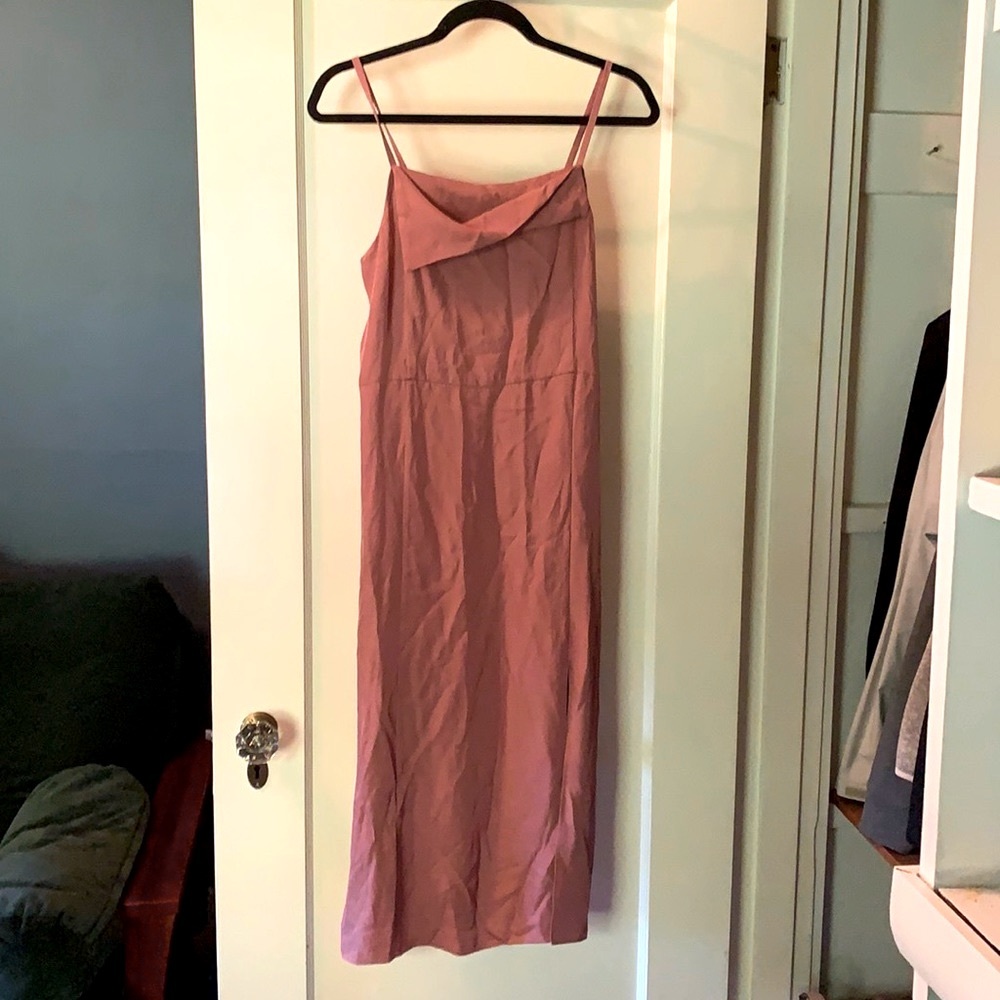 Vince Camuto Midi dress in pale pink! Never been worn NWT.